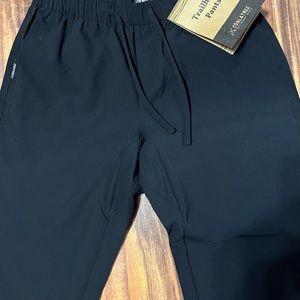 Brand new Coalatree Trailhead pants, size L